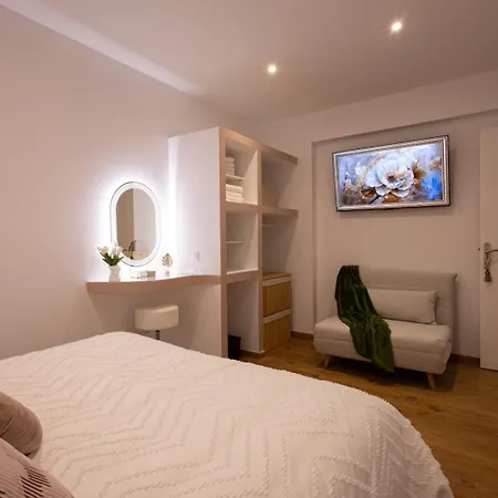 T2 Center Parking Air Conditioning Wi-fi Apartment *