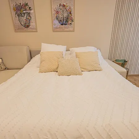 T2 Center Parking Air Conditioning Wi-fi Apartment *